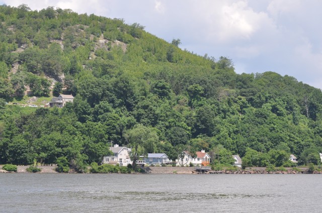 A village at the foot of Dunderberg Mountain.