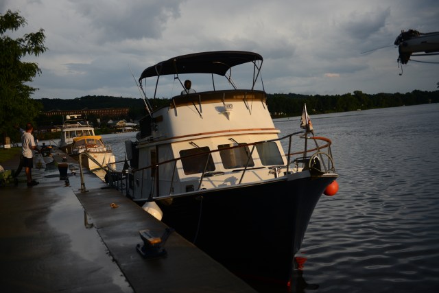 Bollards and cleats line the walls at designated spots along the canal.  These are free tie-up spots for cruisers.