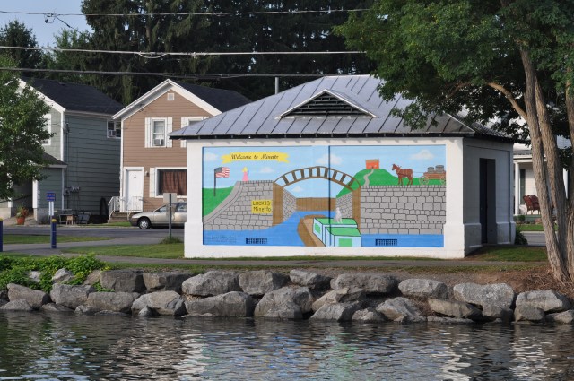 The town of Minnete is happy to receive cruisers.